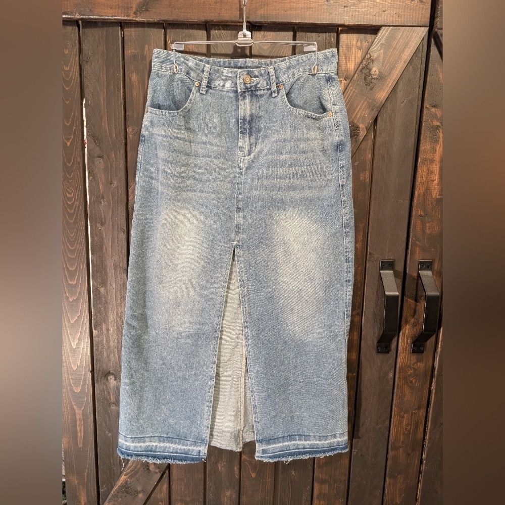 Happily Grey denim skirt size 28